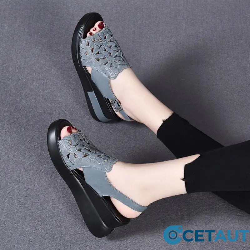 Elegante Keilabsätze mit Blumen-Detail – Bequem den ganzen Tag! 👟🌺 cetaut
