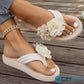 Rutschfeste Strandsandalen für Damen mit floralen Details cetaut
