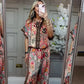 🎉💃Damen-Zweiteiler aus atmungsaktivem Stretchstoff | Knopfleisten-Crop-Top + High-Waist-Weithose | Elegantes Print-Design für Büro & Freizeit | Größen S-5XL cetaut