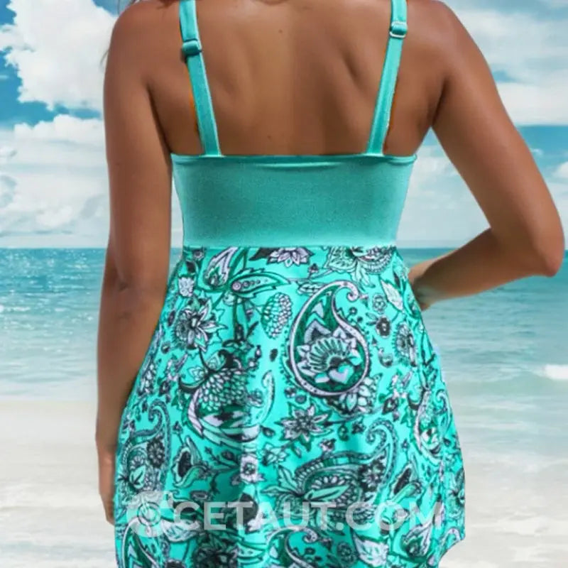 Badeanzug-Set: Badekleid & enganliegende Badeshorts cetaut