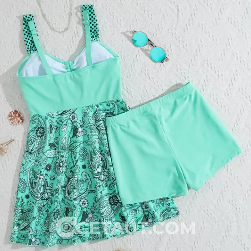 Badeanzug-Set: Badekleid & enganliegende Badeshorts cetaut