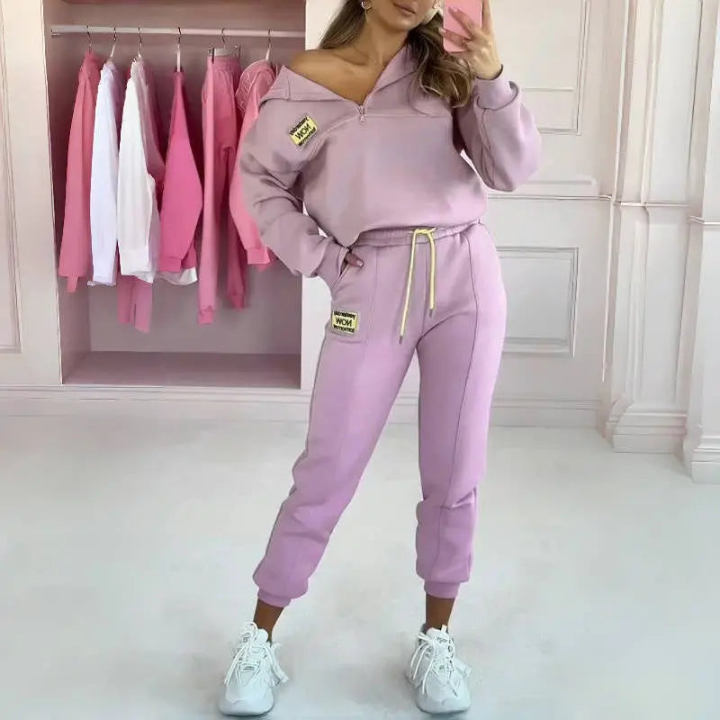 Zweiteiler mit stylischem Hoodie und verkürzter Hose cetaut