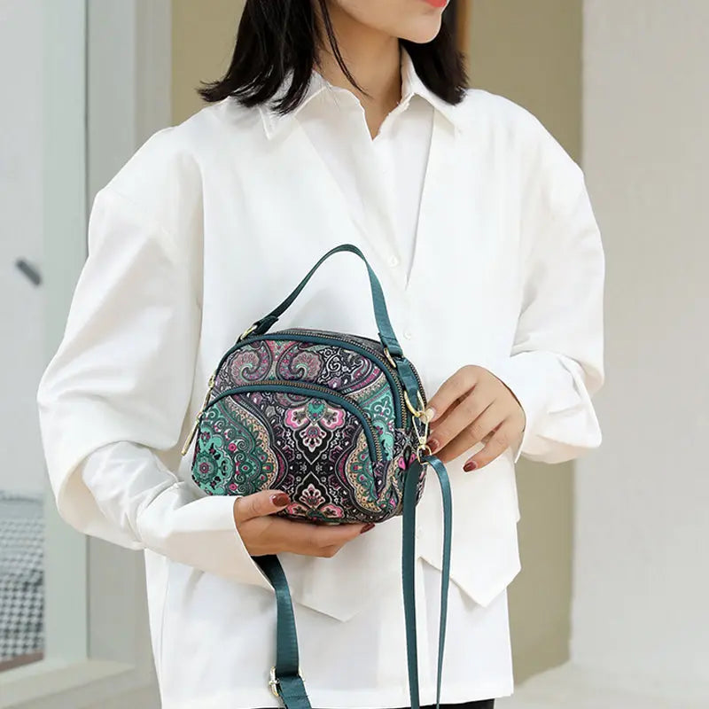 Cute & Stylish Multi-Compartment Printed Bag cetaut